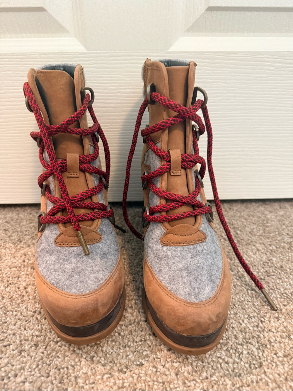 Sorel Tan Suede & Gray Felt Lace-Up Boots with Red Laces